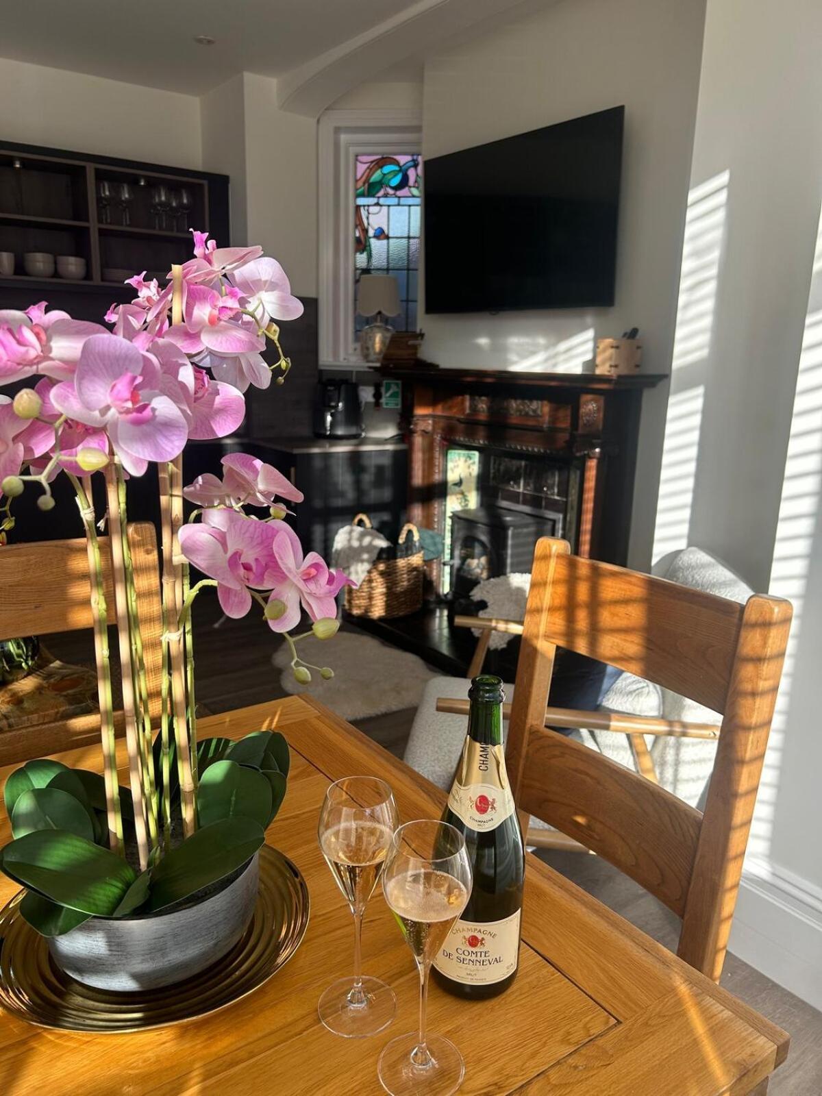 The Magnolia Apartment *